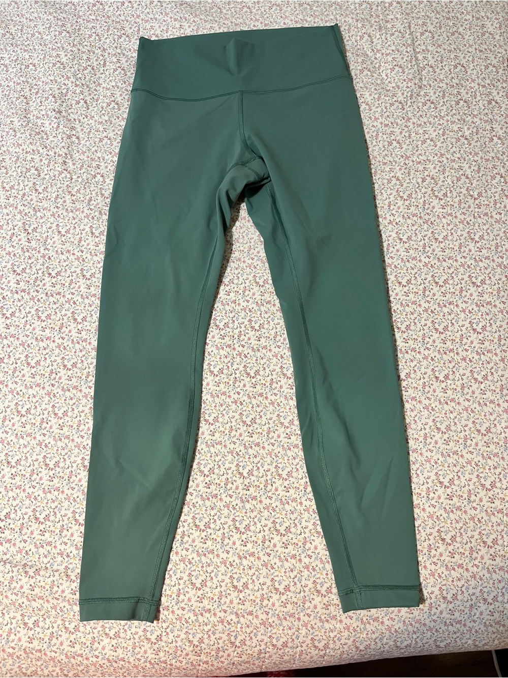 lululemon athletica align high rise Sage Green Leggings. Size 10